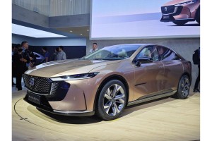 2024 北京車展：與長安汽車共同研發、Mazda EZ-6 純電/PHEV 轎跑車首度亮相，同場加應「創 ARATA 」