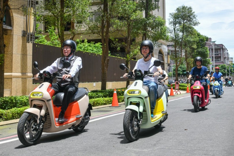 機車市場暑期旺季提前發酵 9 30 前gogoro 全車系購車送首次保養 學生族群享12 期0 利率再送車碰車險 Carstuff 人車事