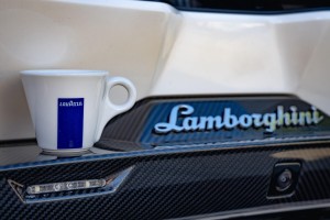 Lamborghini宣佈與Lavazza合作，將在未來品牌活動中可品嘗到美味咖啡