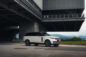 對名望的追求與奢華信仰的渴望，2024 Range Rover SV P615 LWB